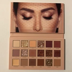 hudabeauty nude eyeshadow palette